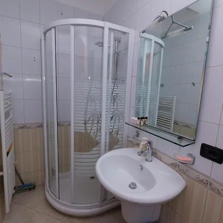 Viktoria Hotel Golem (Tirana)