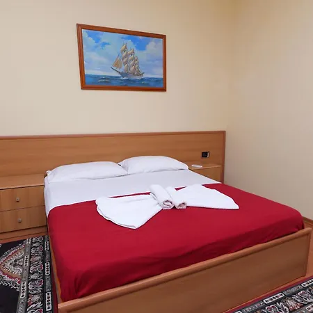 Hotel Viktoria Golem (Tirana)