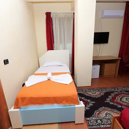 Viktoria Golem (Tirana)