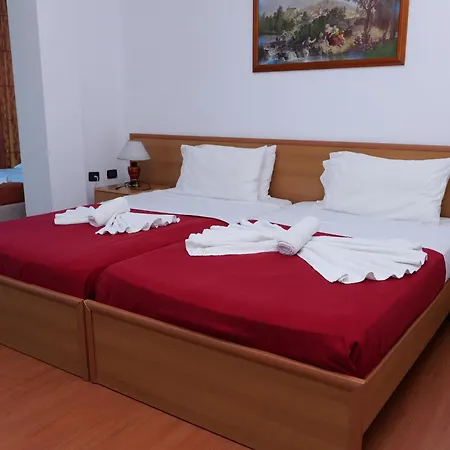 Viktoria Hotel 3*