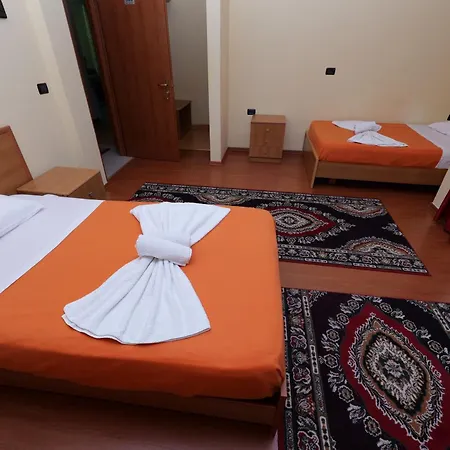 Viktoria Hotel 3*