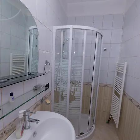 Viktoria Hotel 3*