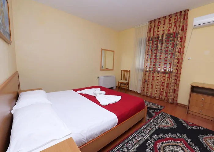 Viktoria 3*